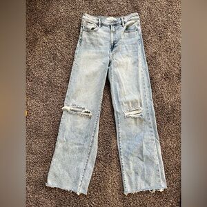 Hidden Los Angeles wide leg straight jeans. Size 27 women’s. Light wash